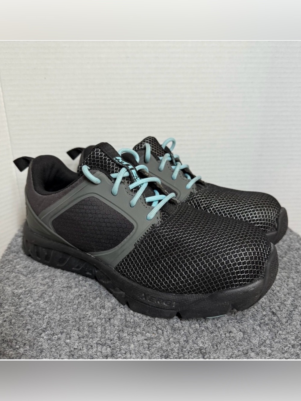 Hytest Womens 7.5M Composite Toe Safety Shoes SD10 Slip Oil Resistant K17400
